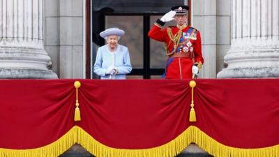 Queen and Duke of Kent on the balcony at Buckingham Palace