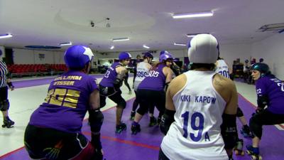 Roller derby players