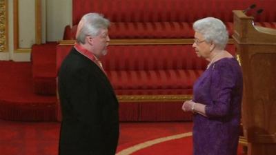 Simon Weston and the Queen