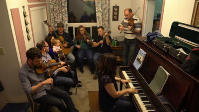 People playing Gaelic music