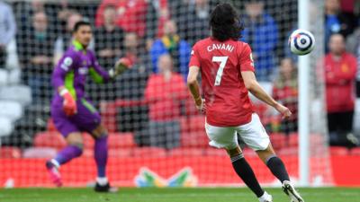 Edinson Cavani scores versus Fulham