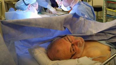 A new technique allows patients to undergo hand operations while awake