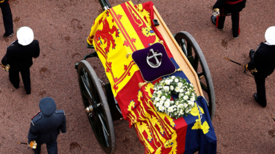 Queen's coffin leaves Buckingham Palace