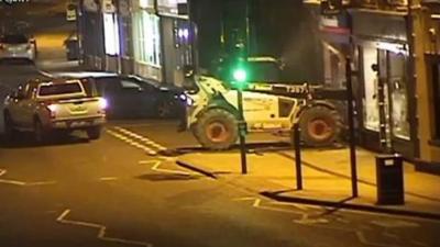 Cash machine raid