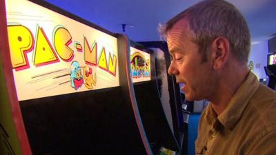 Simon O'Brien playing PacMan