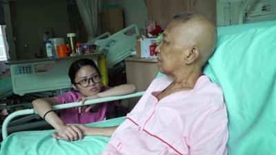 hospice patient and volunteer worker