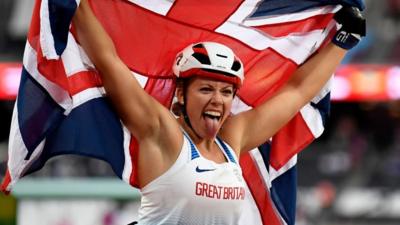 Hannah-Cockroft-with-the-GB-flag