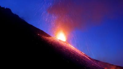 Mount Etna at night (c) Alessandro Aiuppa/University of Palermo