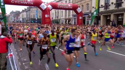 Runners at the start of the half