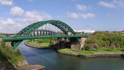 Wearmouth bridge