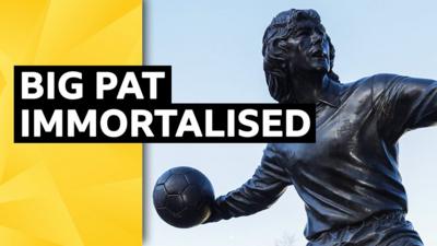 A statue of Pat Jennings