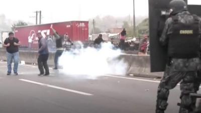 Tear gas fired at Bolsonaro supporters in Brazil