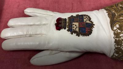 Coronation Glove