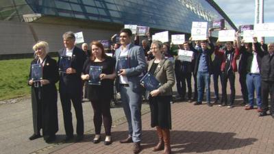 RISE a' foillseachadh a' mhanifesto aca