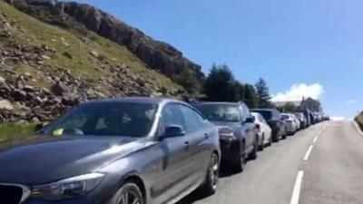 Cars at Snowdon