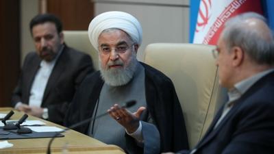 Iranian President Hassan Rouhani talks to health professionals (25 June 2019)