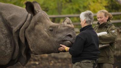 Samir with his keepers at Edinburgh Zoo