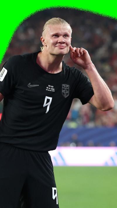 Erling Haaland celebrates his first goal