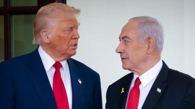 Netanyahu and Trump stare into each other's eyes outside the White House