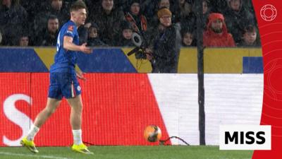 Chelsea's Liam Delap reacts to narrowly missing the first potential goal against Hull in the FA Cup on Feb 13 2026