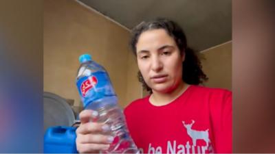 Bisan Owda posted this video of opening a bottle of water, after three days of no clean water to drink