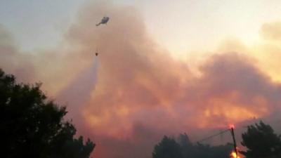 Wildfire heads for Samos beach