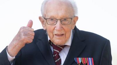 White Doves of Peace is performed by a choir of Bedford School pupils and former soldiers.