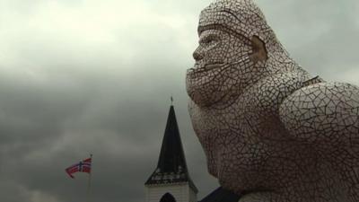 The Scott memorial in front of Cardiff's Norwegian church