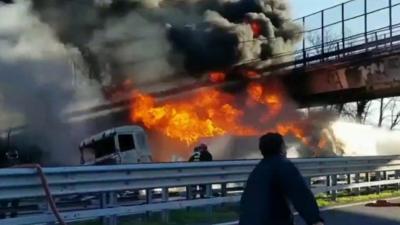 Scene of motorway accident in Italy in which six were killed, 2 January 2018