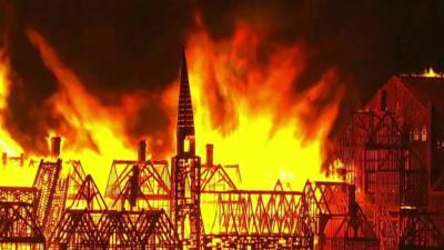 Wooden replica of 1666 London set alight to mark anniversary of Great Fire