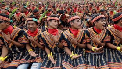 Saman dancers in Indonesia