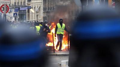 Yellow vest protester