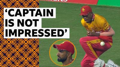 Zimbabwe's Musekiwa drops the ball twice