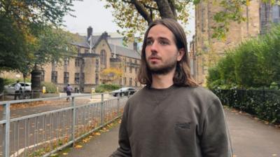 Bha Aodhán MacRuaidhrí a' fuireach ann an Tàigh na Gàidhlig an-uiridh.