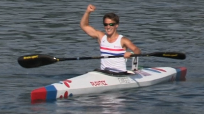 Emma Wiggs wins Para-canoeing world gold as GB secure Rio place