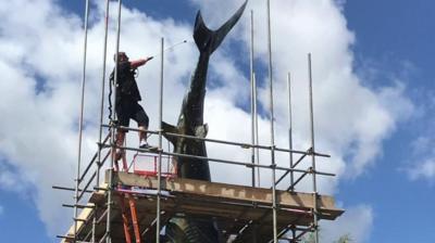 Headington shark repainting