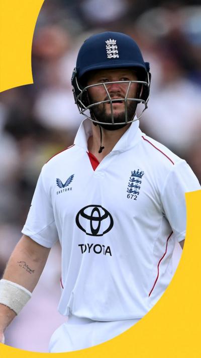 Ben Duckett walking off the crease