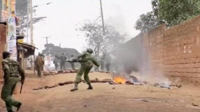 Riot police on streets of Nairobi neighbourhood