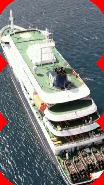 Cruise ship shot from above.