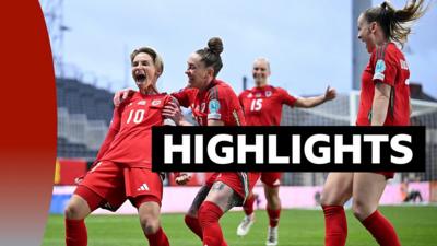 Jess Fishlock celebrating the opening goal