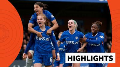 Sjoeke Nuesken and Sam Kerr celebrating