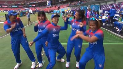 Thailand players dancing