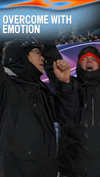 Goan Choi's coaching team celebrate