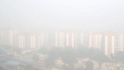 City blanketed in smog