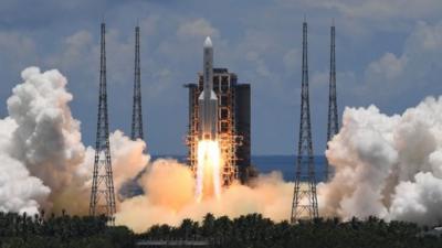 Rocket launch of Tianwen-1 rover in China