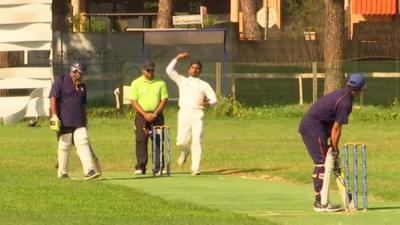 Christian cricketers play Muslim team