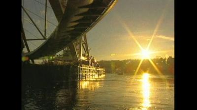 Millennium Bridge in transit