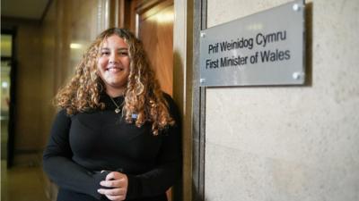 girl standing outside Frist Minister's office