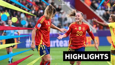 Clàudia Pina celebrates her goal against Belgium