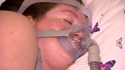 Kelly Knipes with oxygen mask